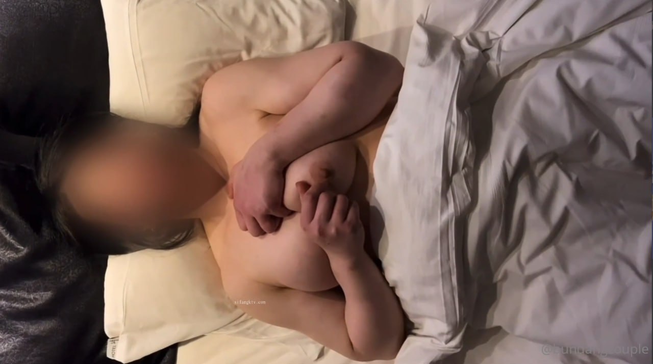 无毛美鲍长腿妹子性感骚舞看了都硬起来了